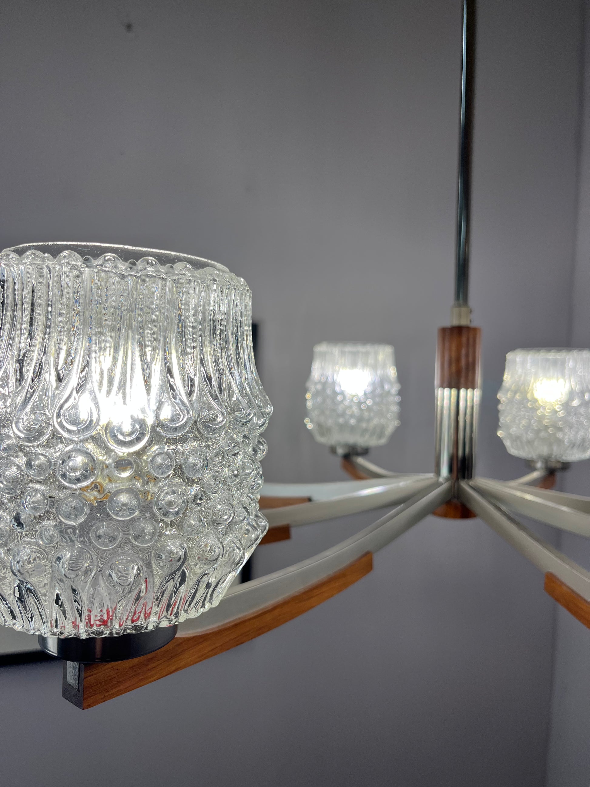 Kronleuchter Teak Metall Bubbleglas
