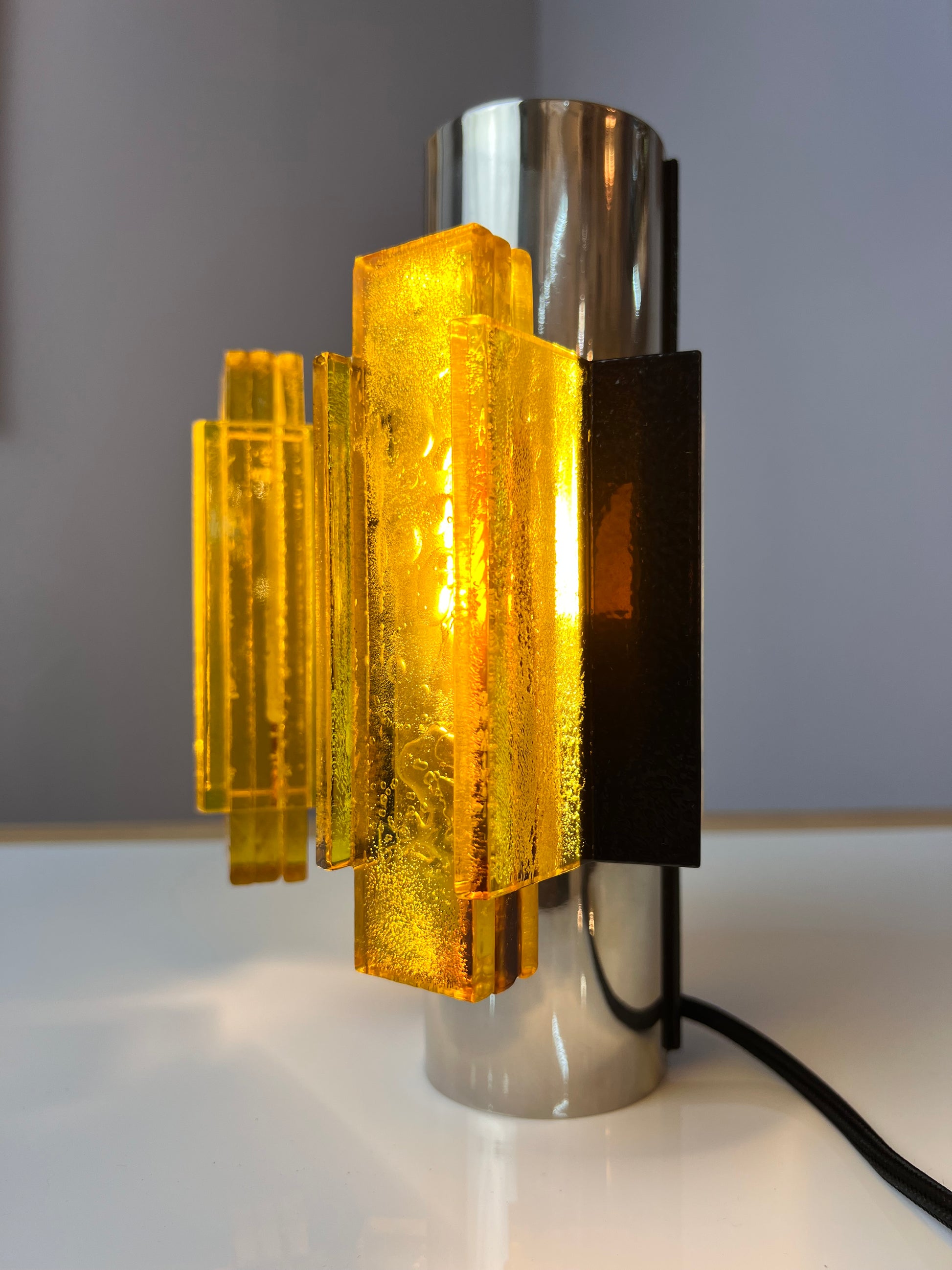 Wandlampe gelb schwarz von Claus Bolby für Cebo