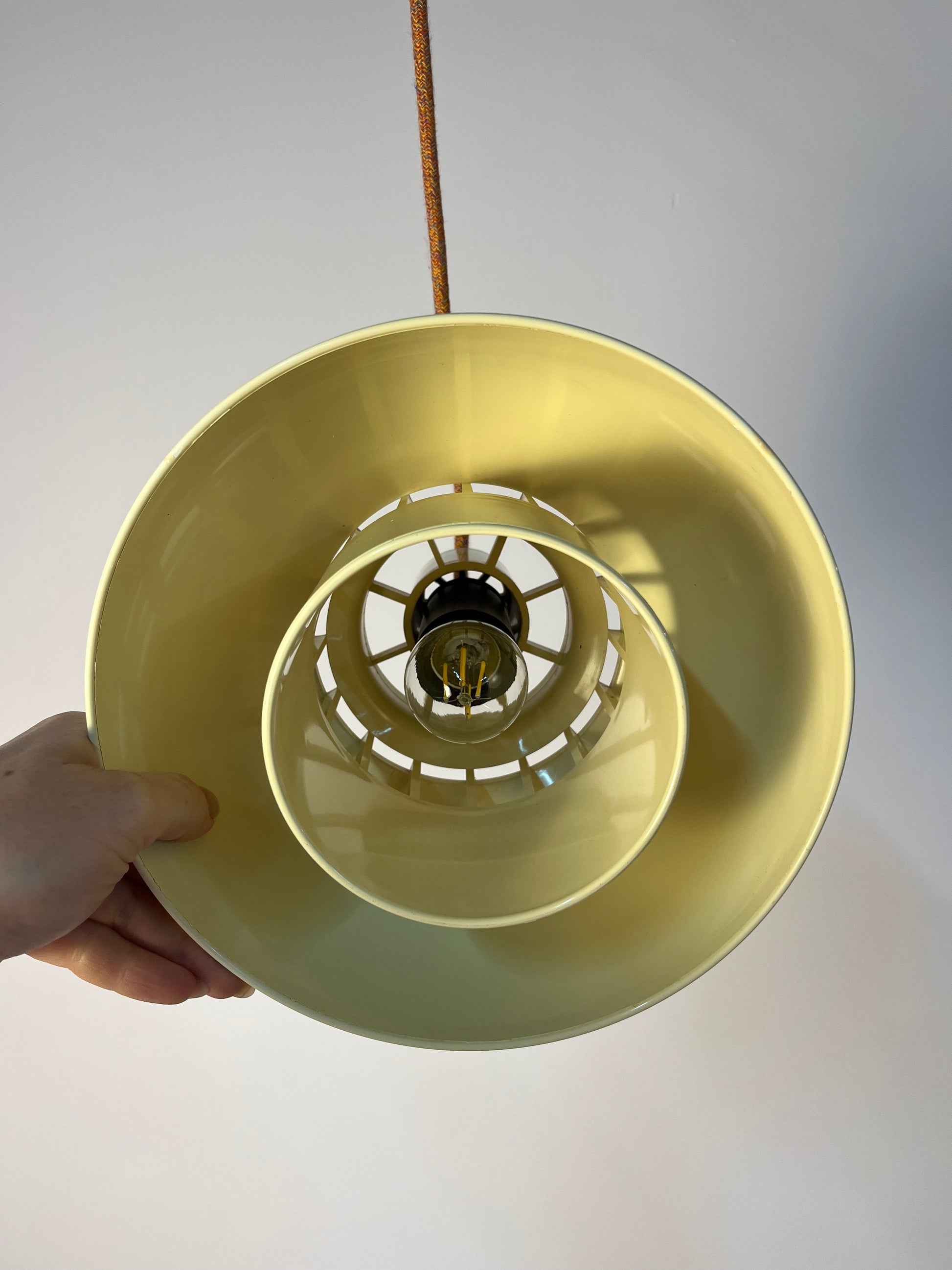 Hängelampen Minisol creme von K. Kewo für Nordisk Solar