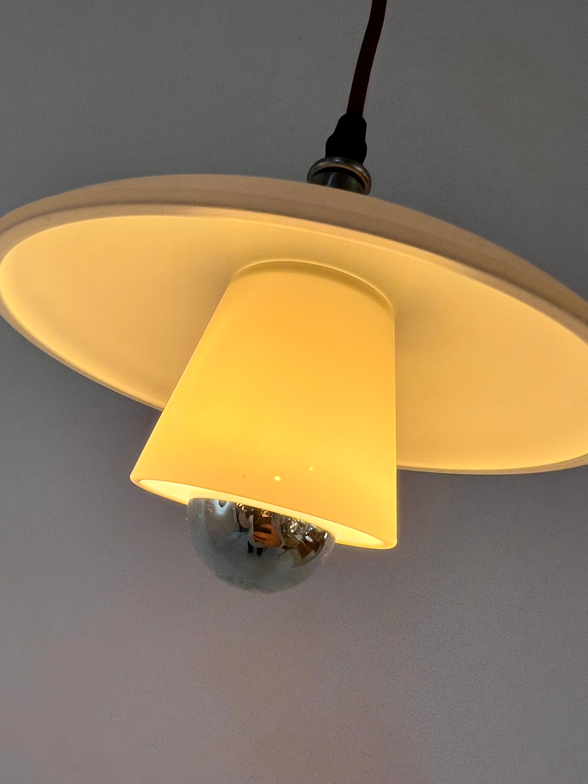 Lamellenlampe Milchglas aus Dänemark