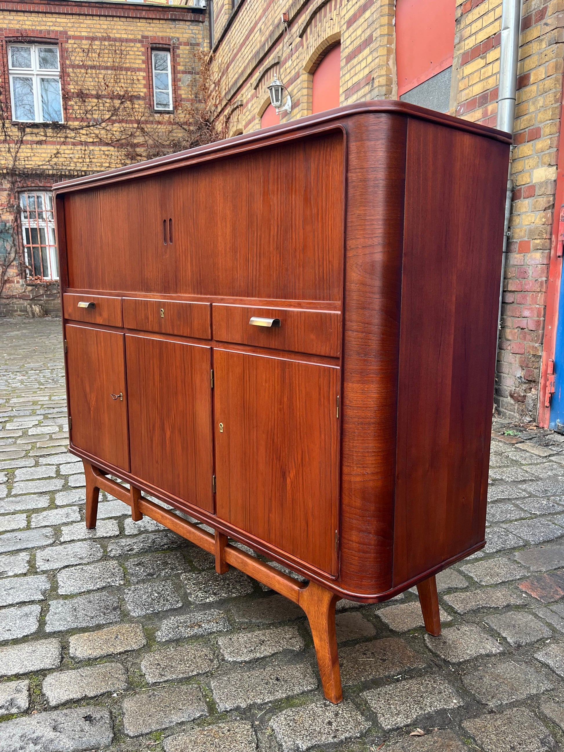 Highboard Teak mit Jalousietüren aus Dänemark