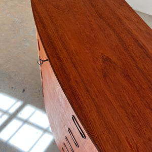 Halbrunde Kommode Teak mit Schloss aus Dänemark