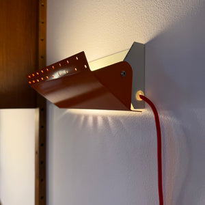 Wandlampe E.S. Horn orange mit beweglichen Visier