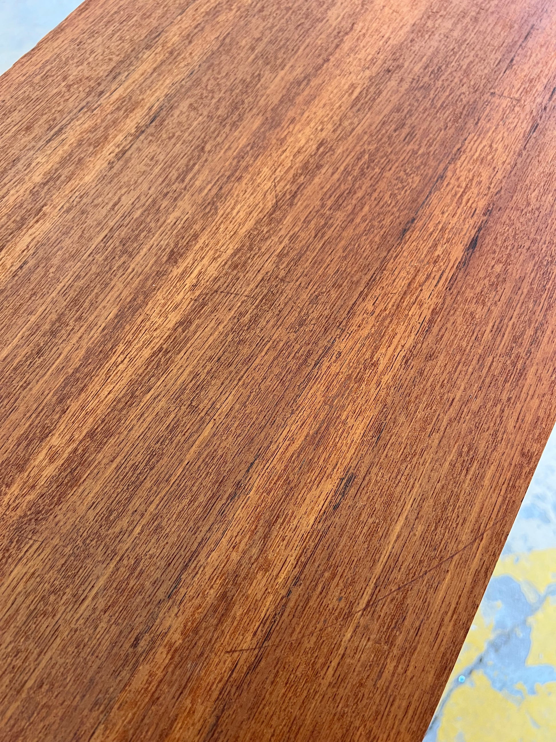 Kommode Teak mit eingelassenen Griffen aus Dänemark