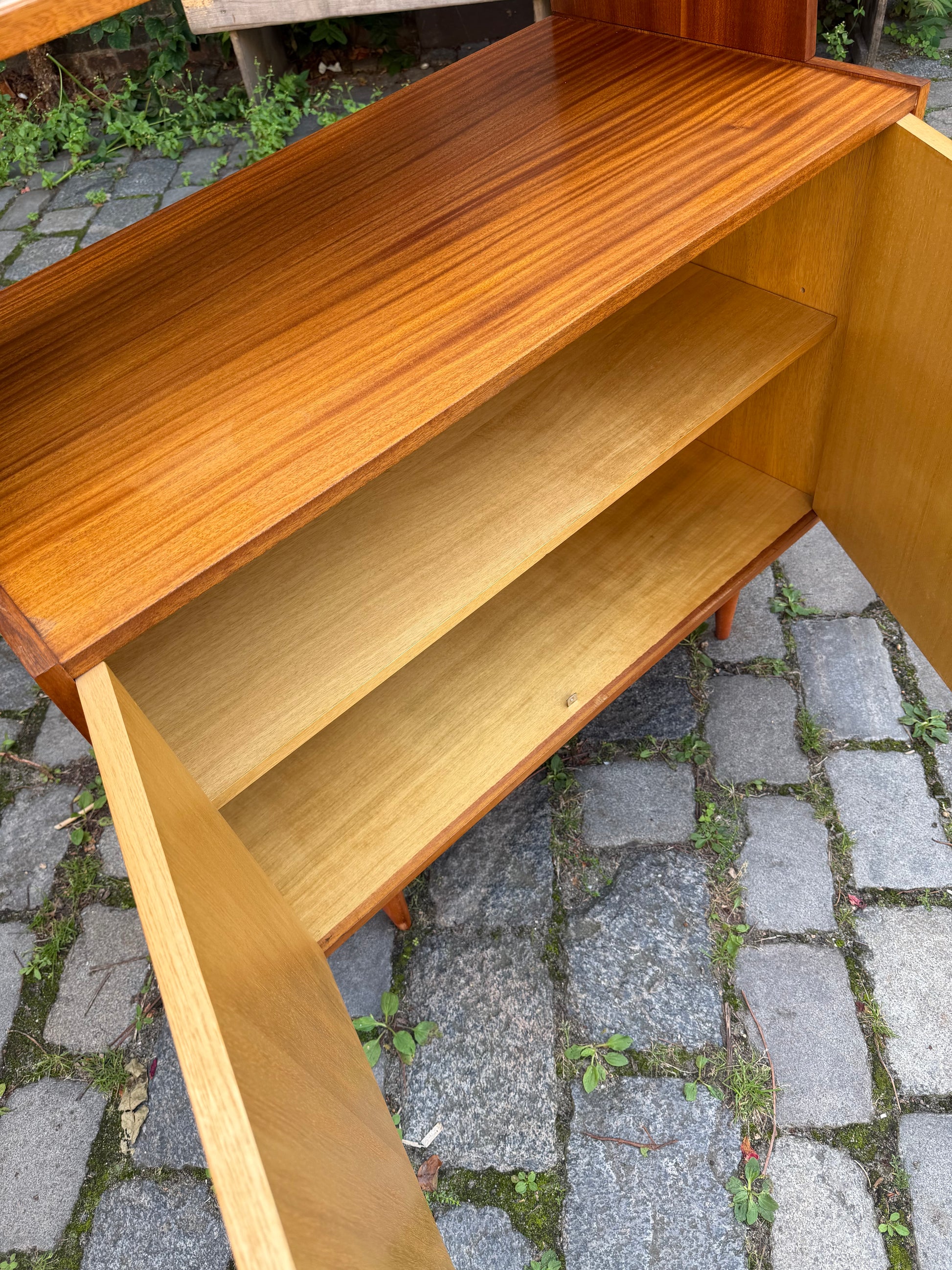 Aufsatzschrank mit Vitrine von VEB Möbelindustrie Halle