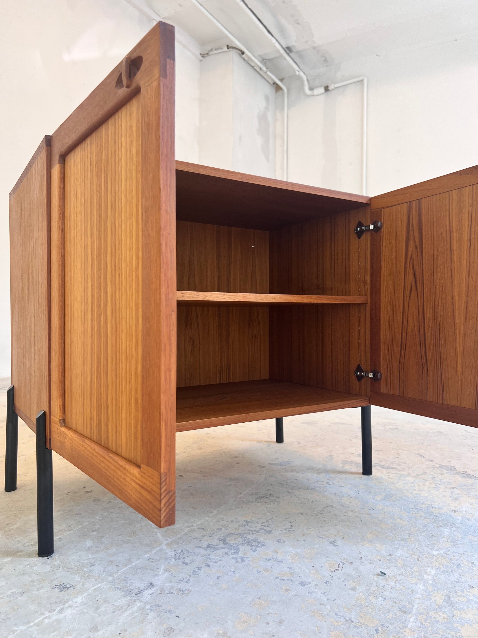 Schrank Teak von H. W. Klein für Bramin