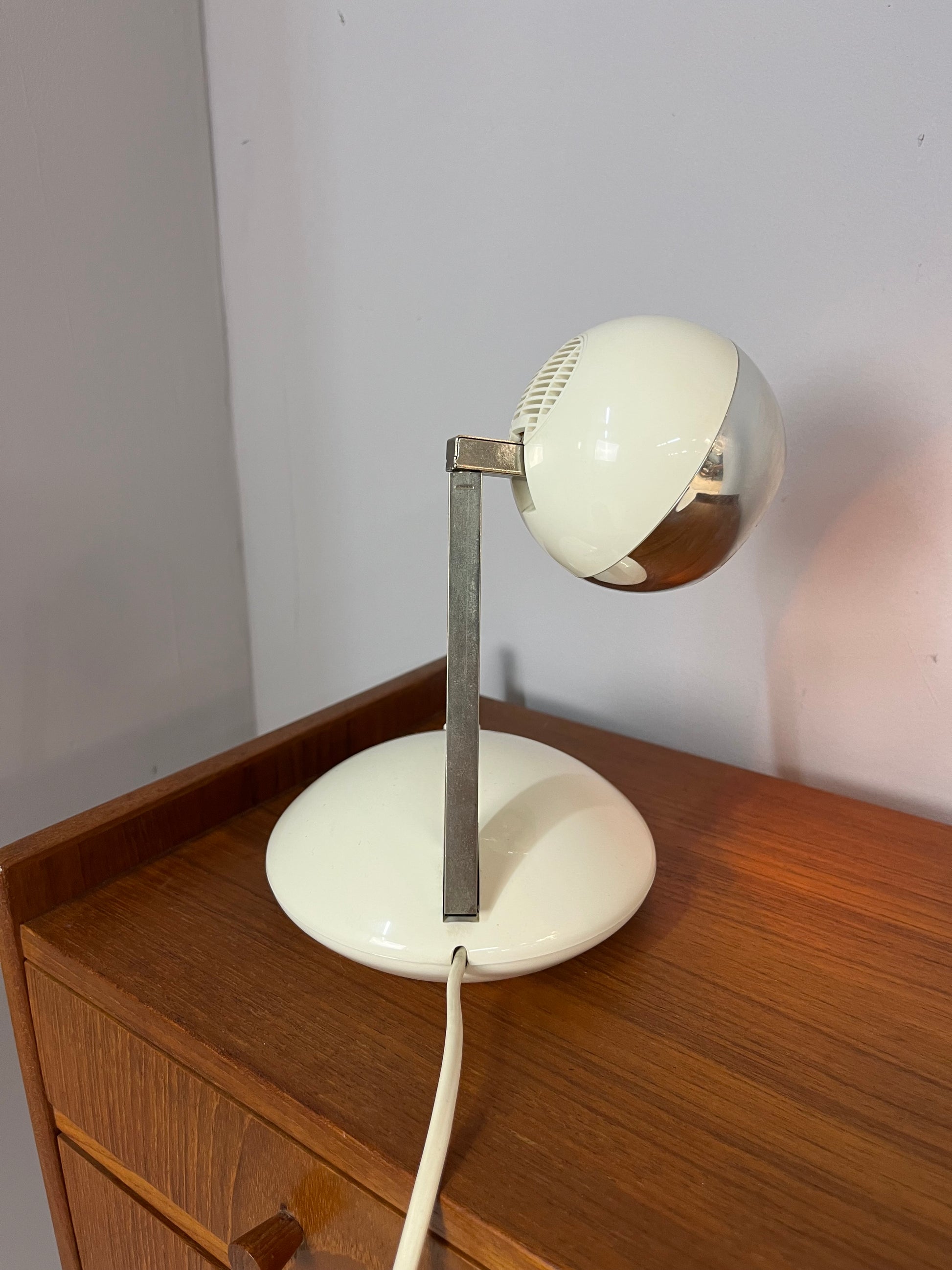 Schreibtischlampe weiß Chrom mit Teleskoparm von Eichhoff Werke