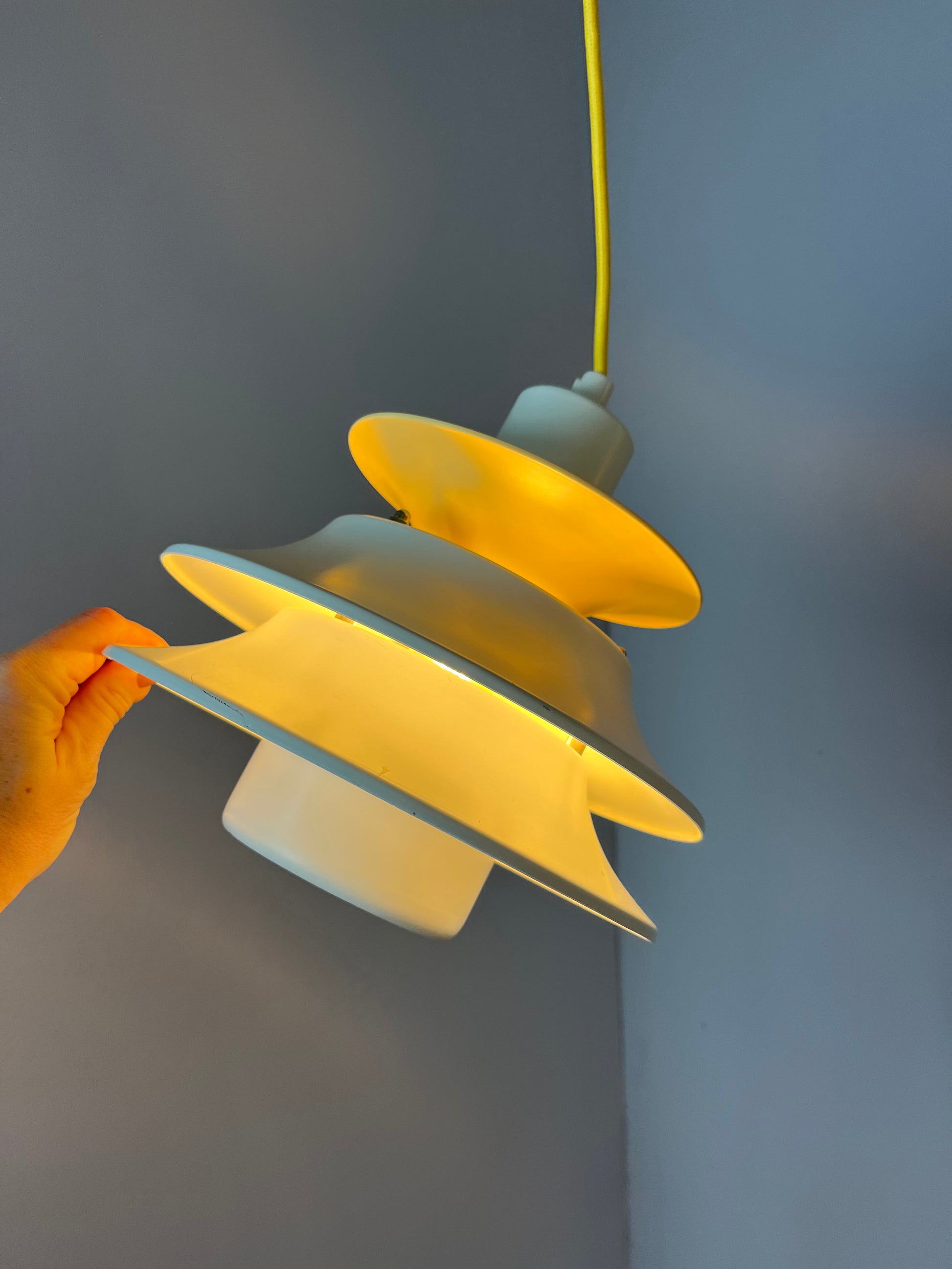 Lamellenlampe weiß gelb von Lyskær