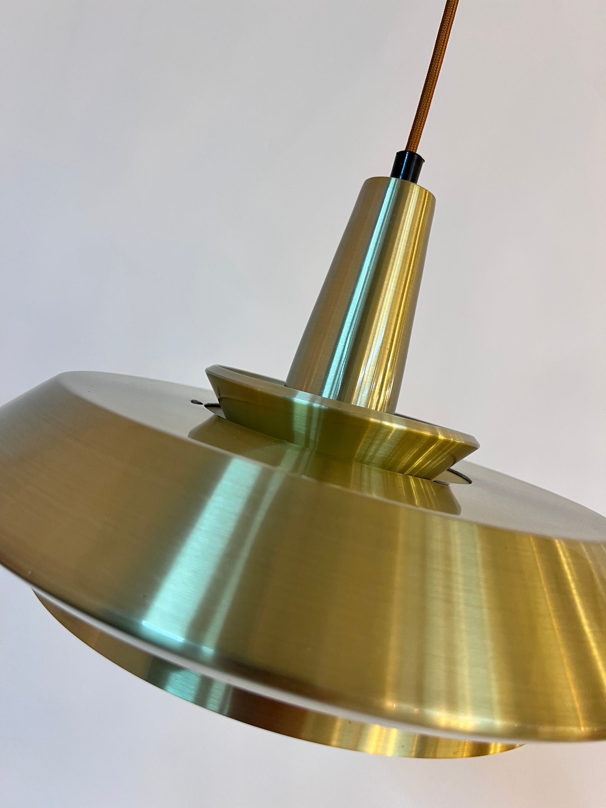 Lamellenlampe gold aus Dänemark