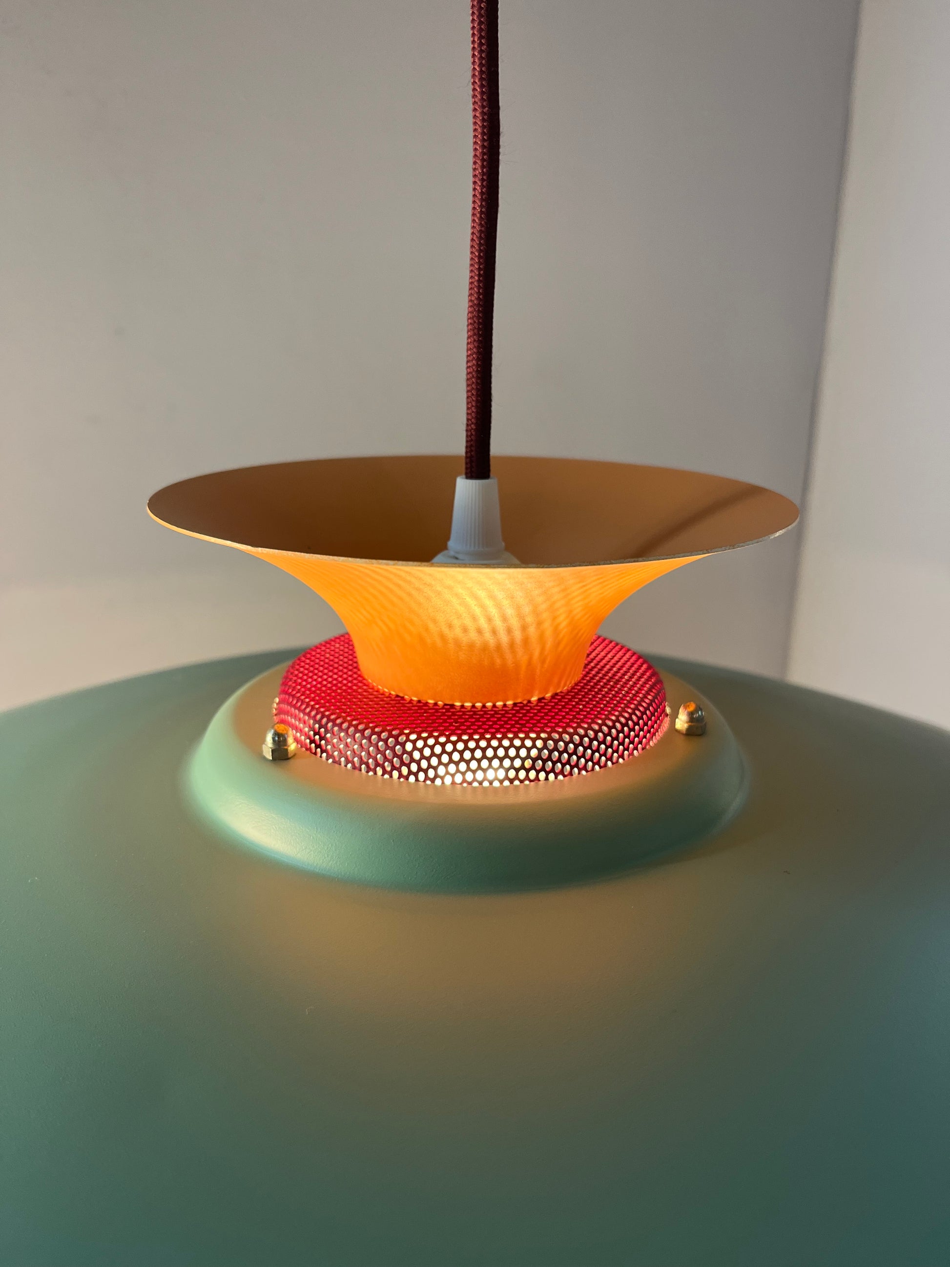 Lamellenlampe neu lackiert peach teal ocker aus Dänemark