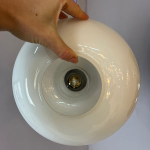 Hängelampe weiß Glas Chrom mit Stab