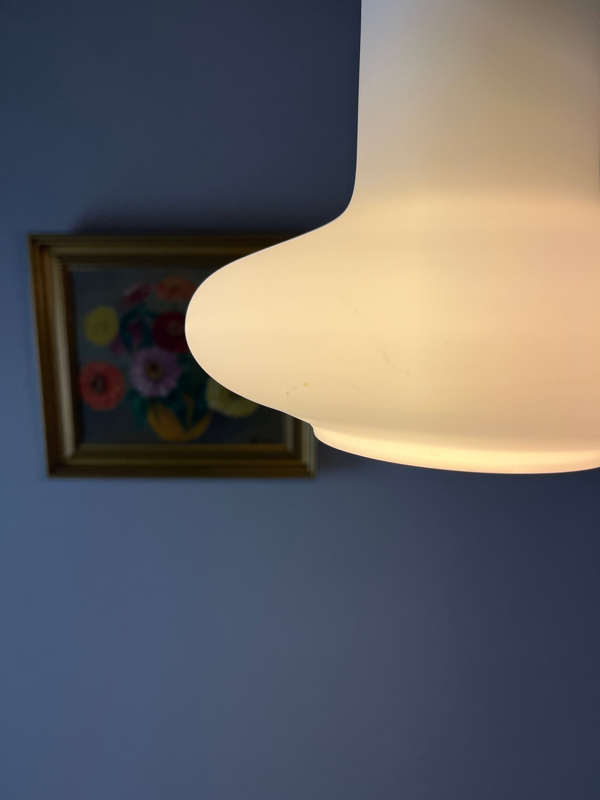 Hängelampe weiß Opalglas von Lightskaer Lighting