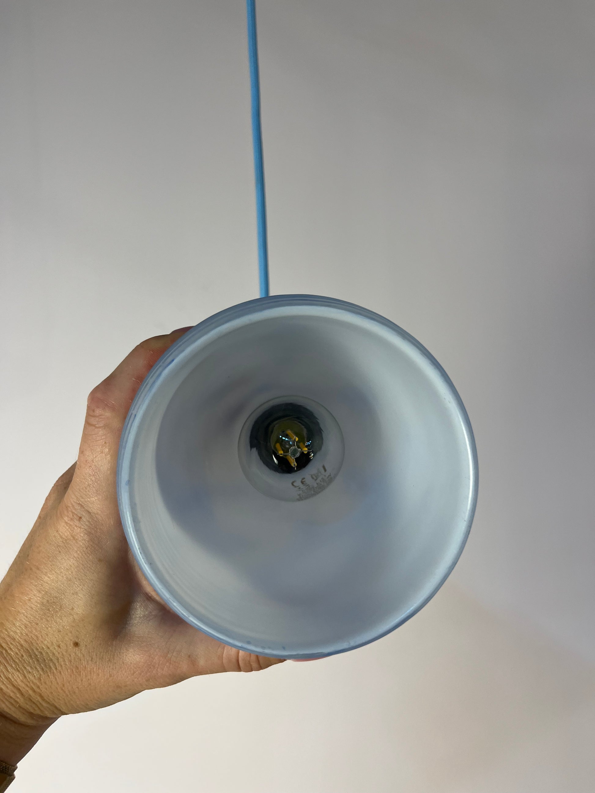 Hängelampe blau weiß marmoriert Glas
