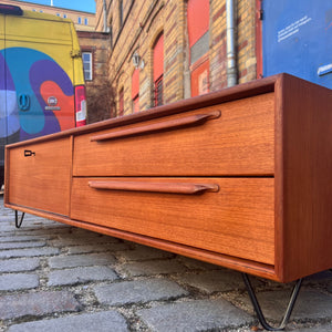 Lowboard Teak auf Hairpinlegs von rt Möbel
