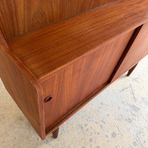 Bücherregal Teak mit Schiebetüren aus Dänemark