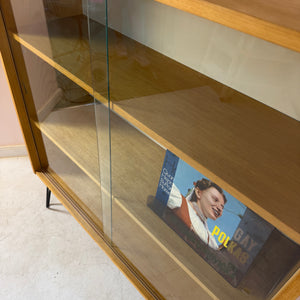 Vitrine Typ 430 mit neuen Hairpinlegs von Joachim Nebelung für Hellerau