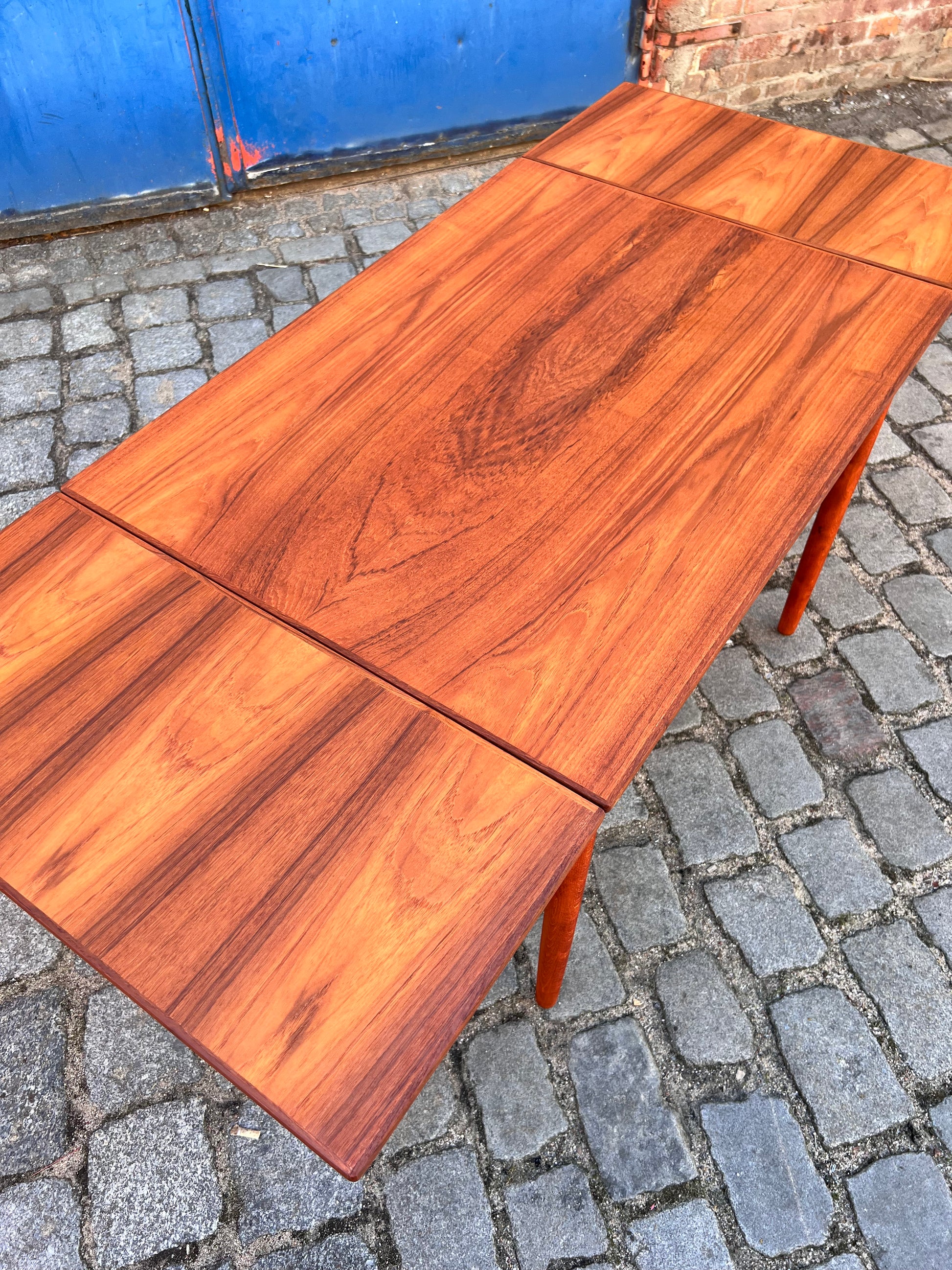 Kleiner ausziehbarer Esstisch Teak aus Dänemark