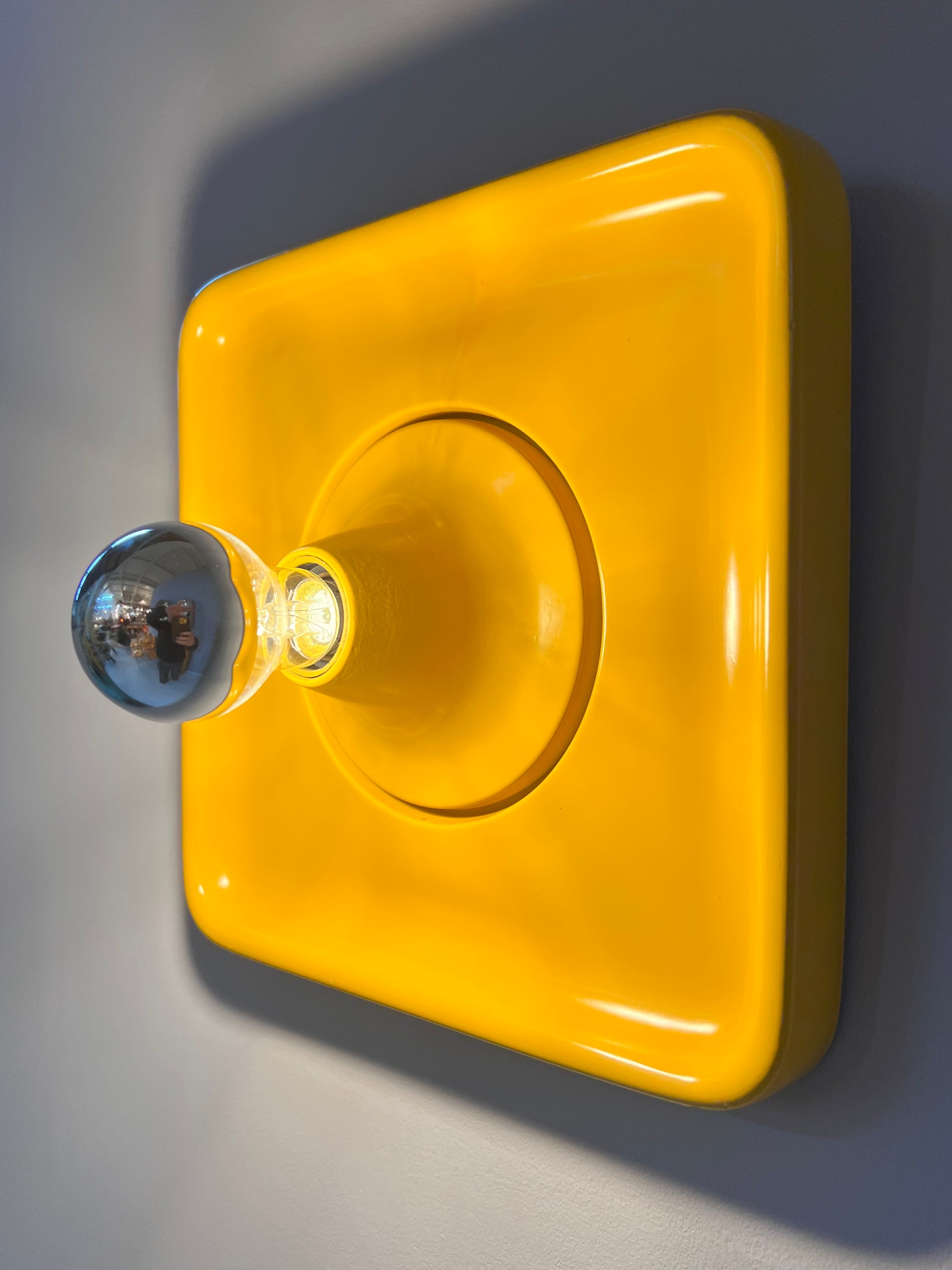 Wandlampe gelb von Schönbuch