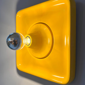 Wandlampe gelb von Schönbuch