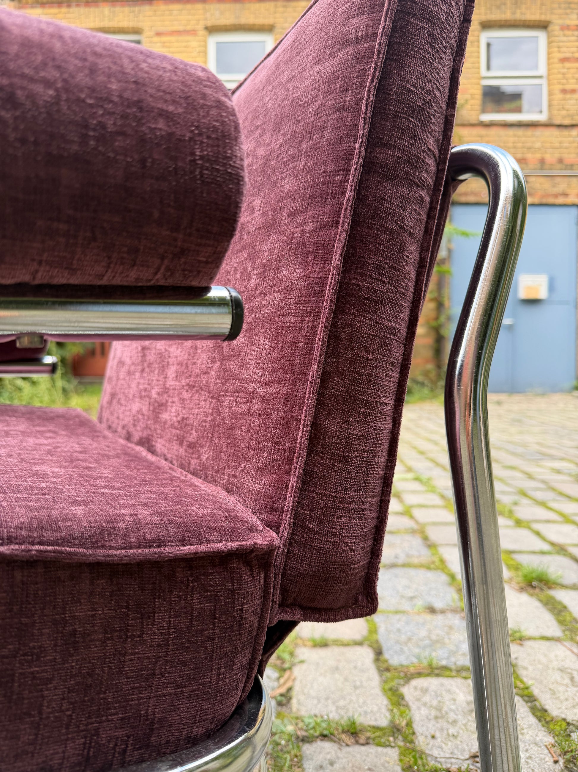 Sessel Halina lila neu gepolstert Chrom von Hellerau
