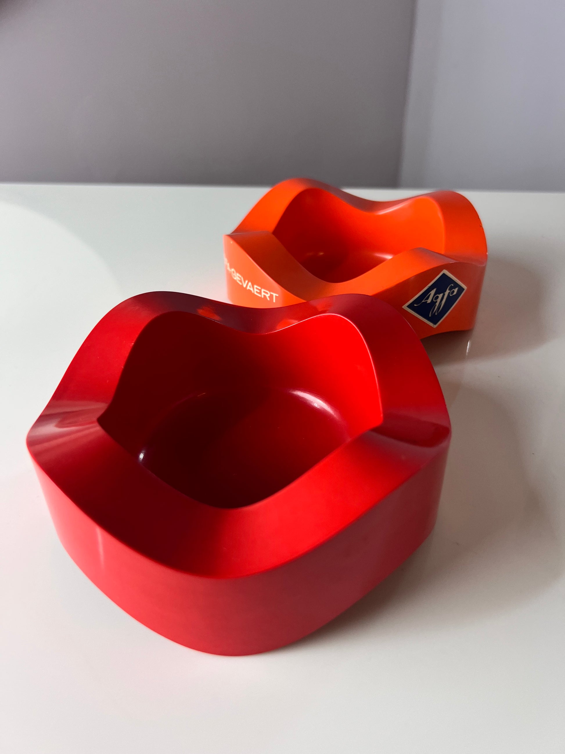 Set: 2 Aschenbecher orange rot von Walter Zeischegg für Helit