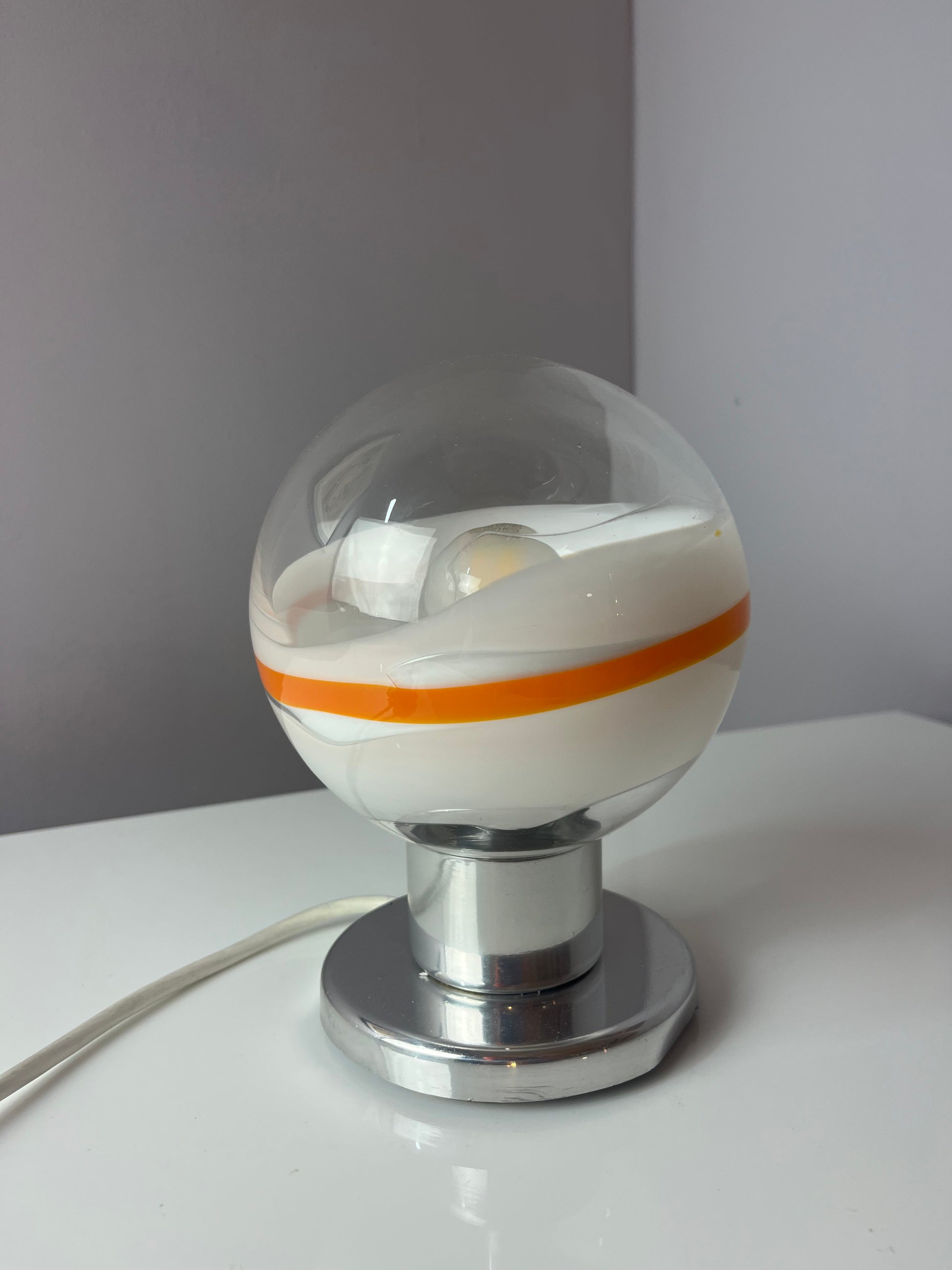 Tischlampe weiß orange Glas Chrom von Doria