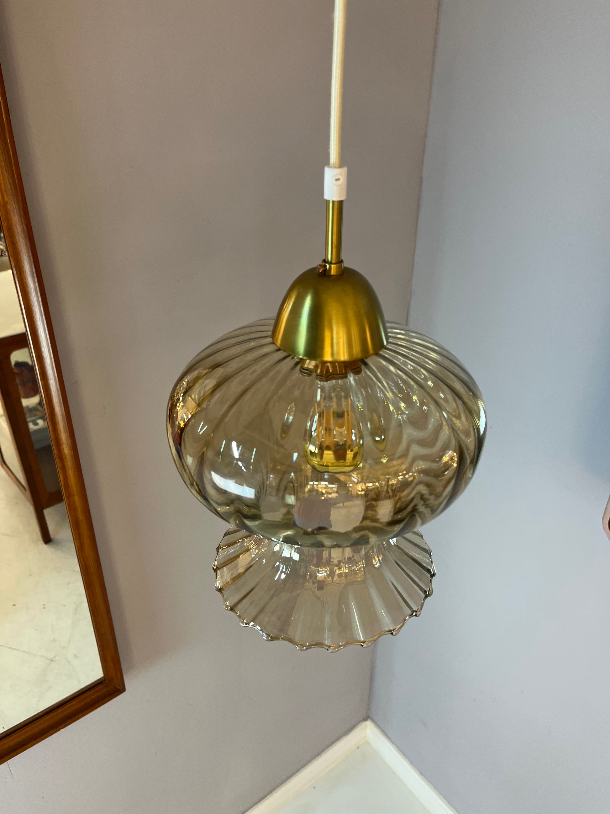 Hängelampe Glas mit Messing aus Dänemark