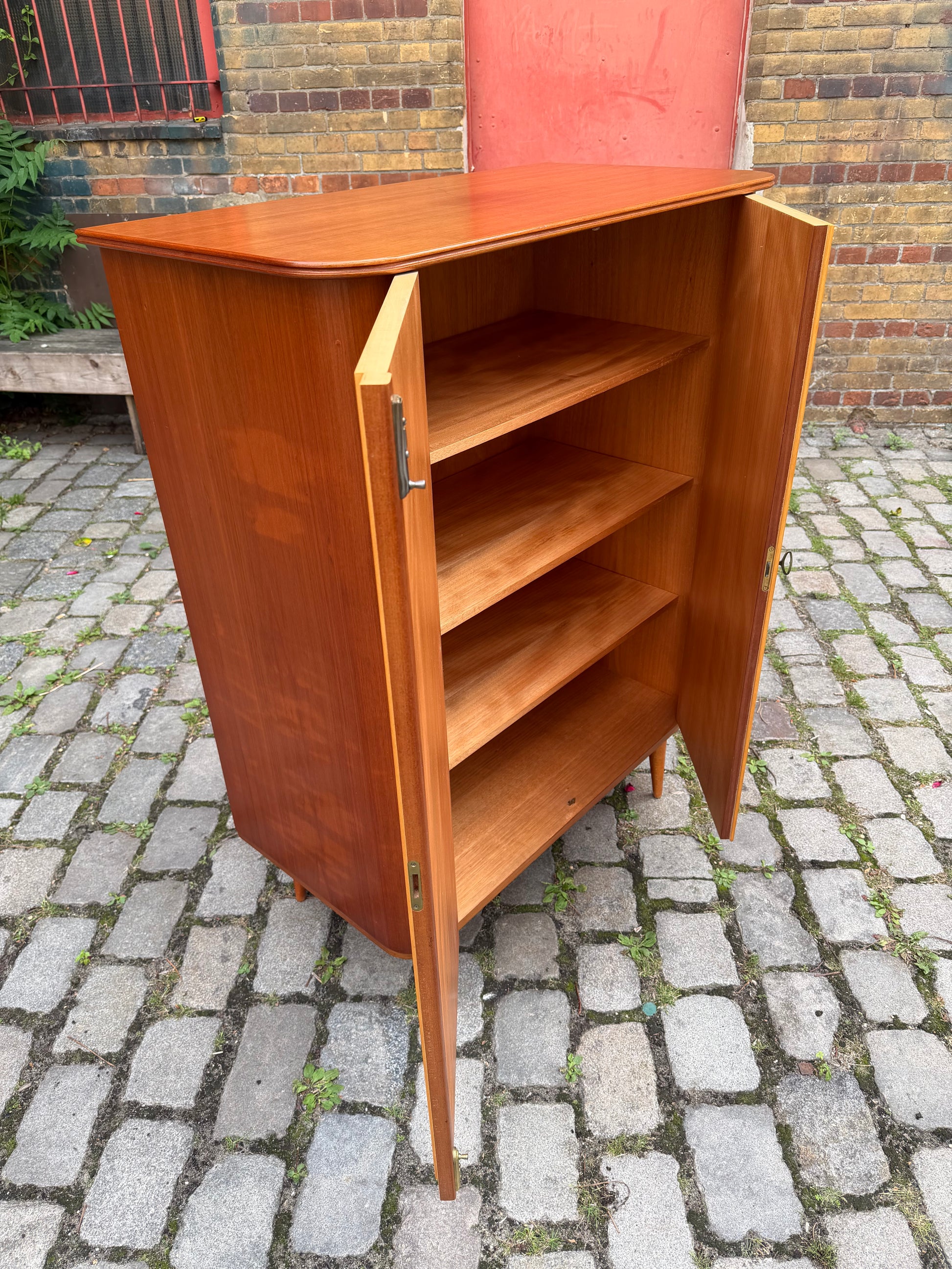 Wäscheschrank Ahorn & Nussbaum aus Deutschland