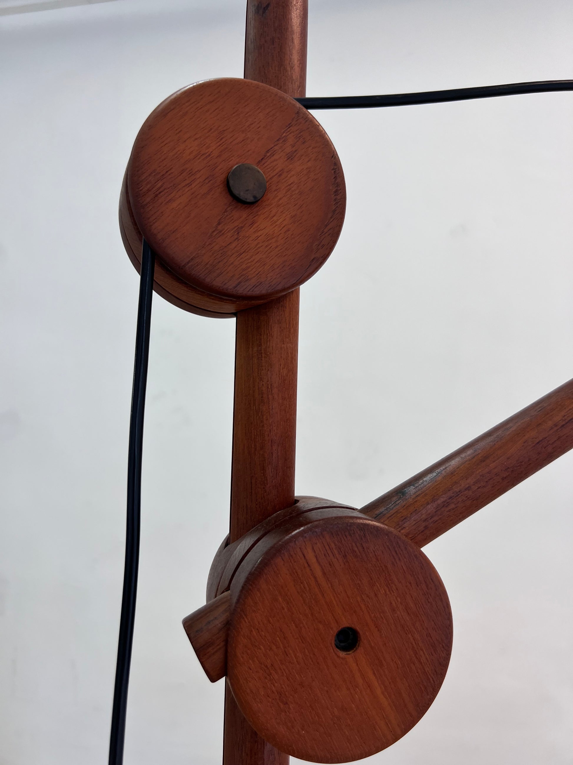 Stehlampe mit verstellbarem Arm & Gegengewicht aus Dänemark