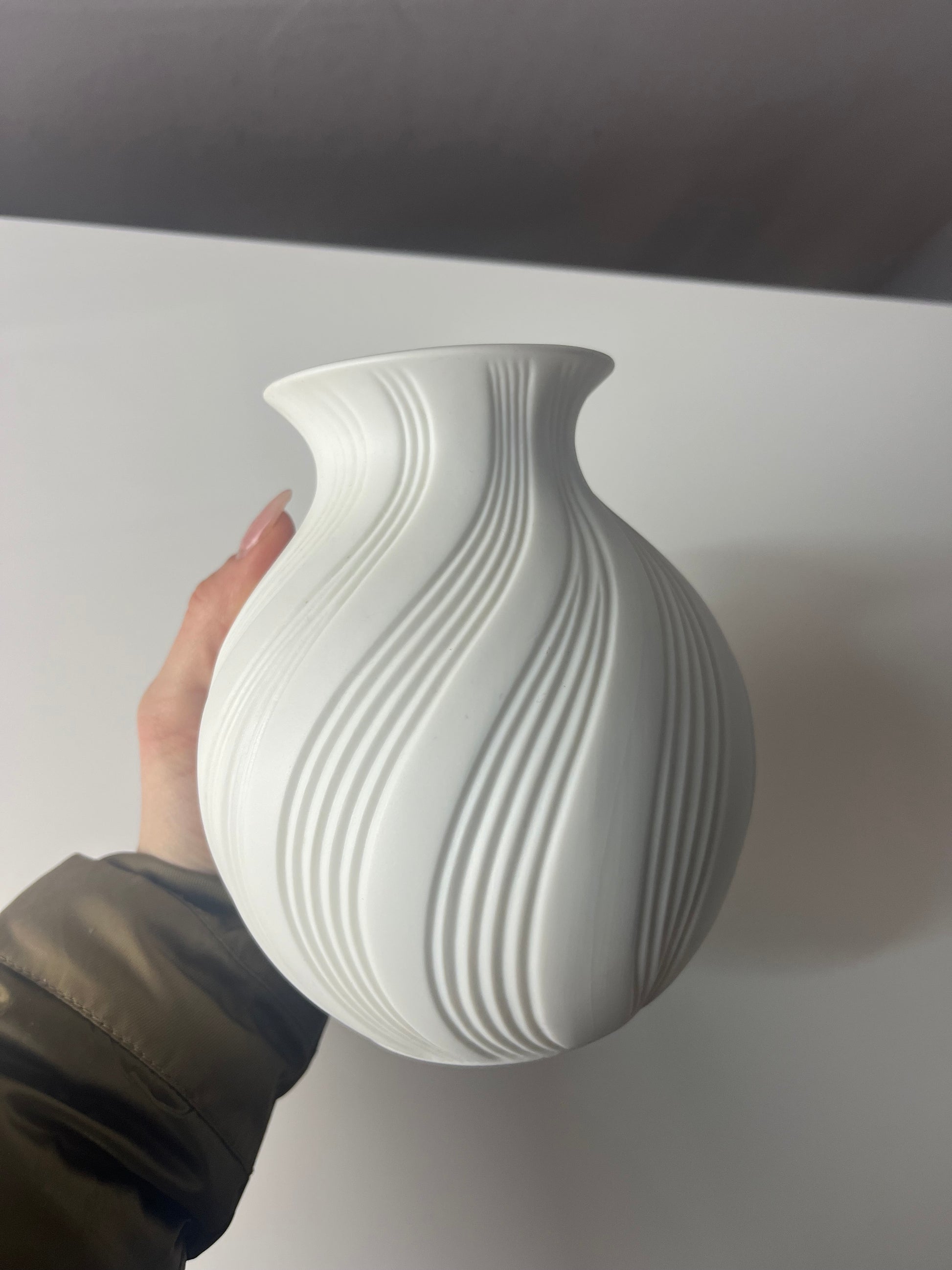 Vase 0216 Biskuitporzellan von Manfred Frey für Kaiser