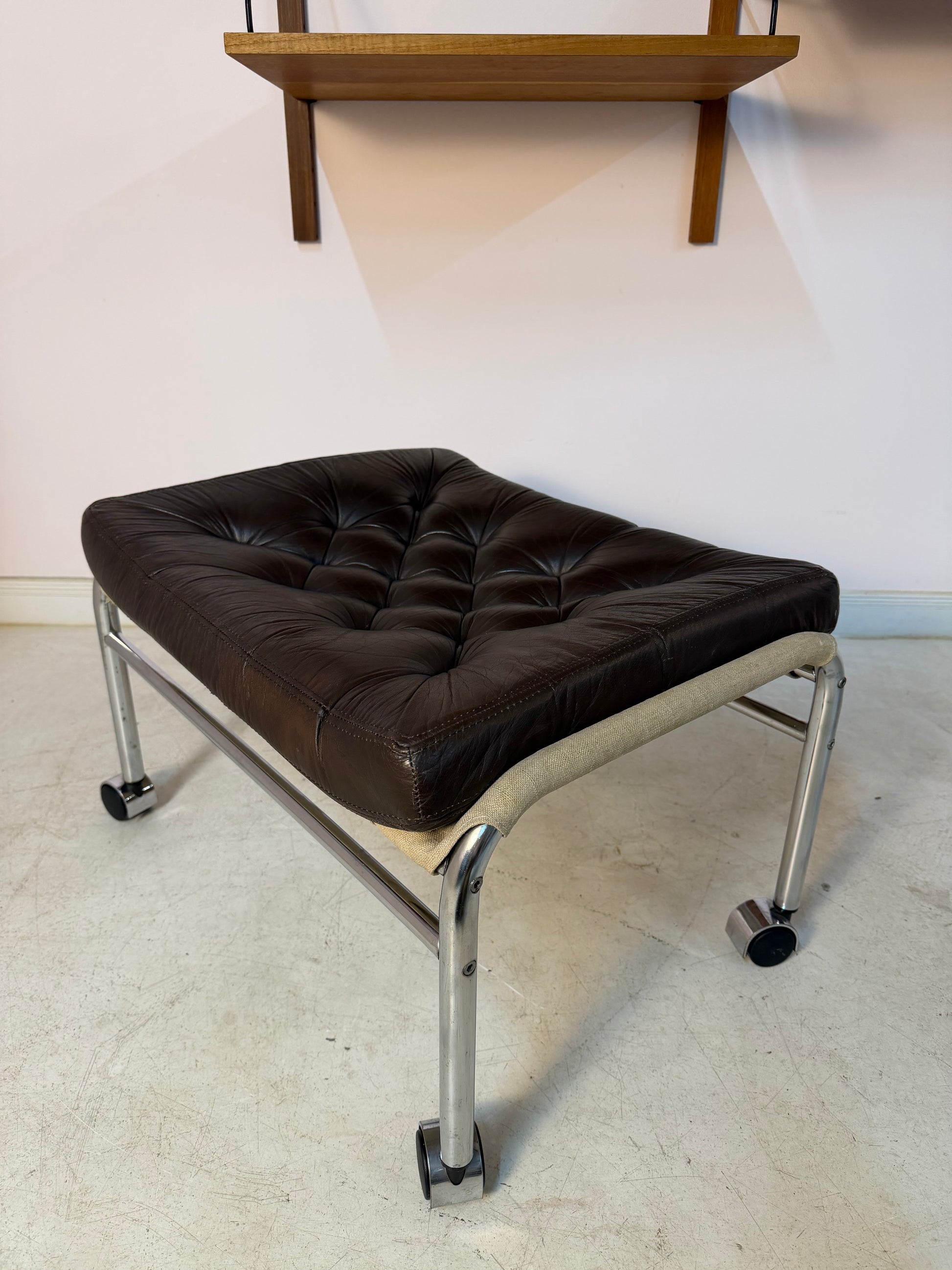 Hocker Modell Bore dunkelbraun Chrom von Noboru Nakamura für IKEA