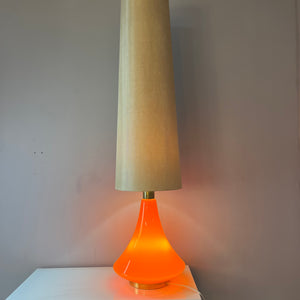 Bodenlampe orange Glas mit leuchtendem Fuß