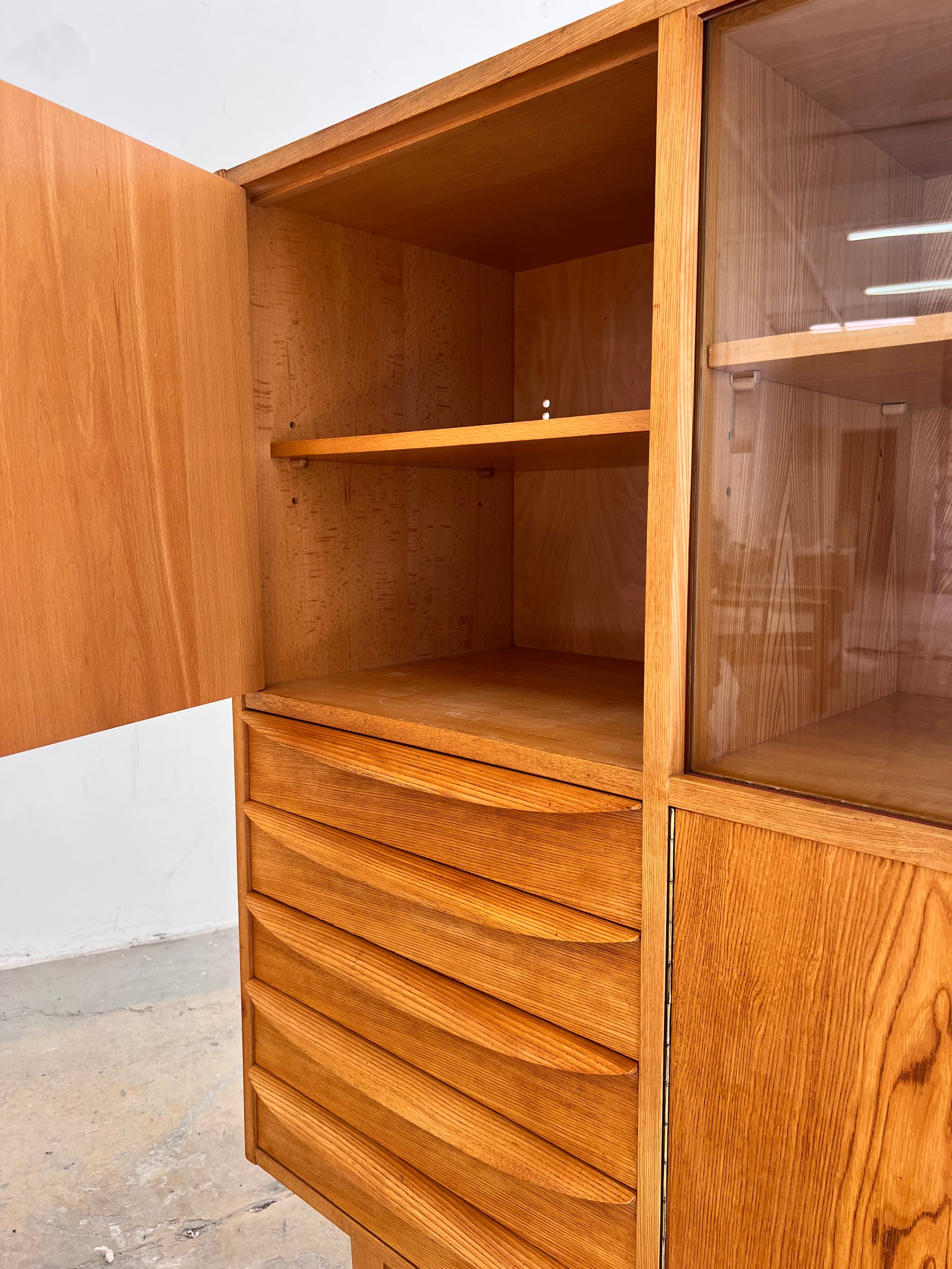 Highboard / Wohnzimmerschrank Typ 602/G Esche von Hellerau aus 1959