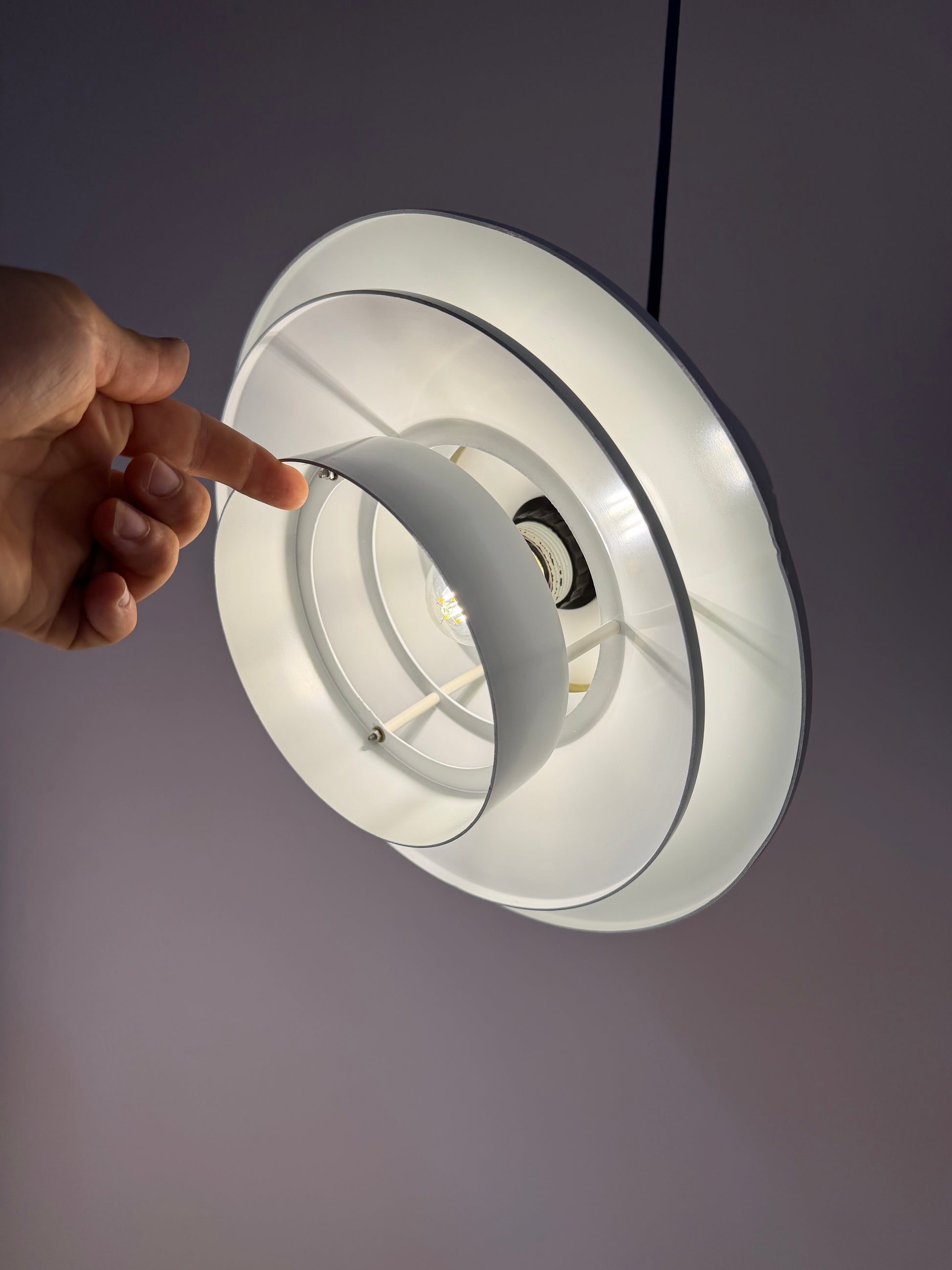 Lamellenlampe Hochglanz weiß Messing aus Dänemark