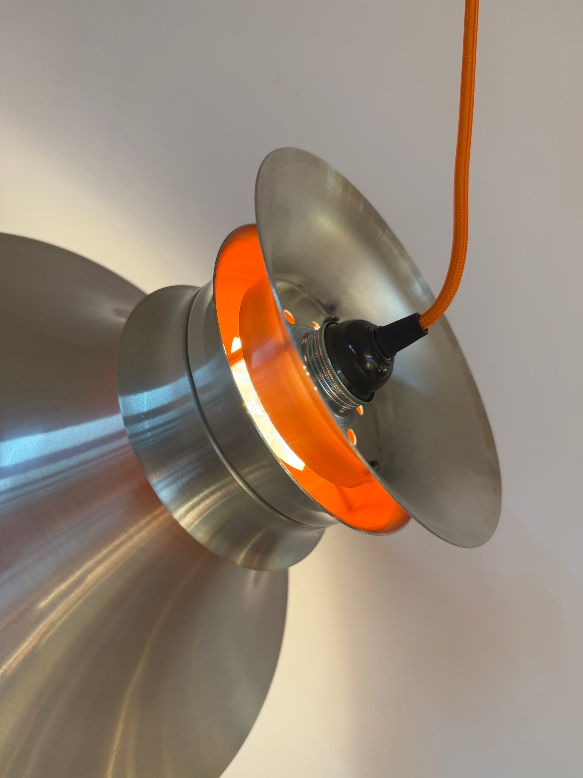 Hängelampe silber orange aus Dänemark