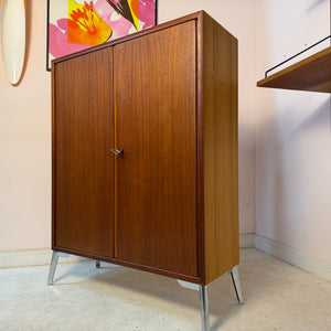 Schrank Teak mit Schloss & neuen Chromfüßen von Heinrich Riestenpatt