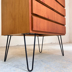 Kommode Teak auf Hairpinlegs von IDEE Möbel