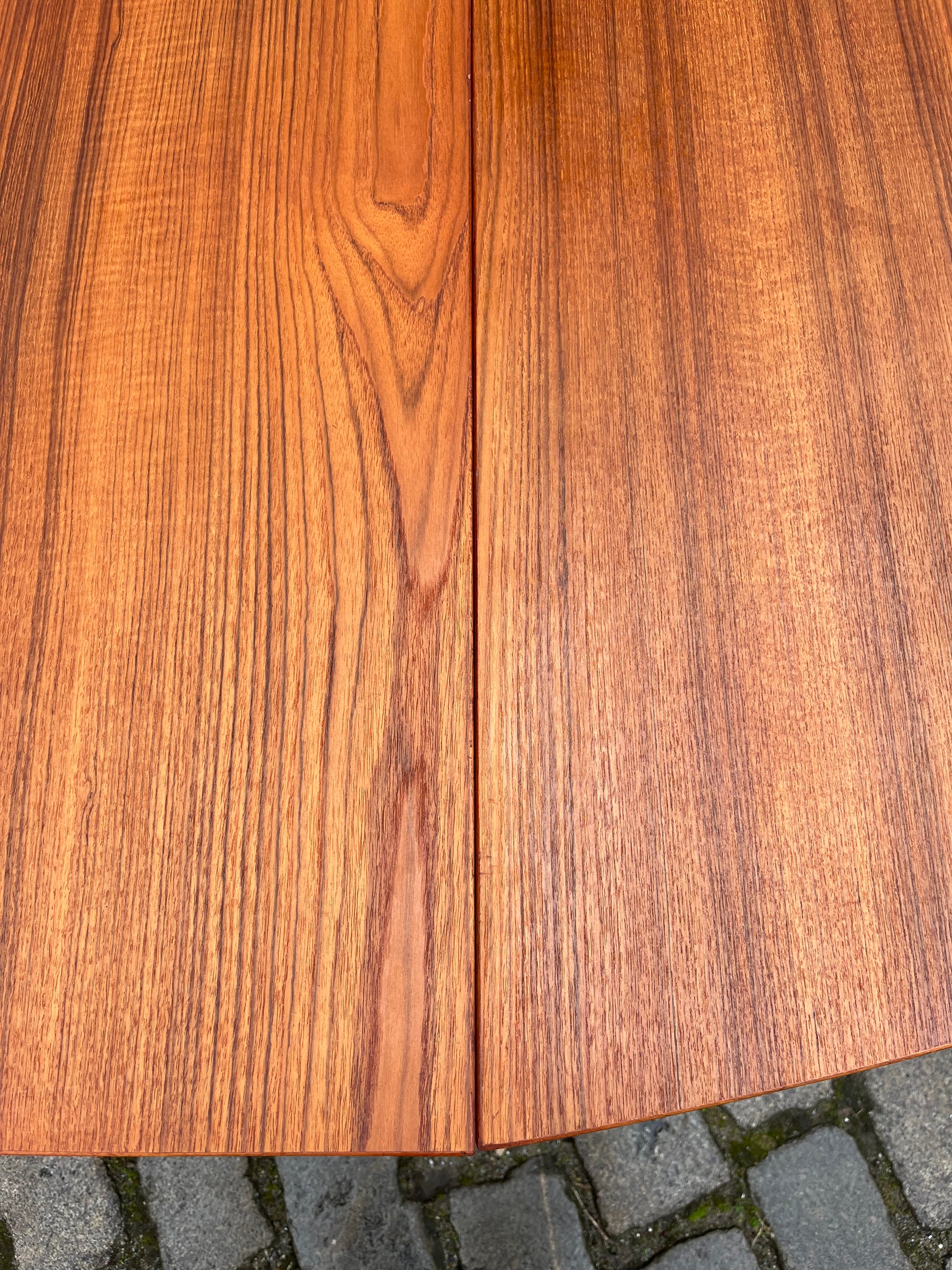 Esstisch Teak verlängerbar mit eingehängten Platten