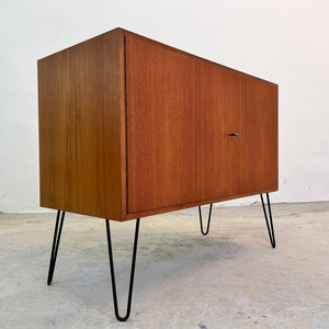 Schrank Teak auf Hairpinlegs