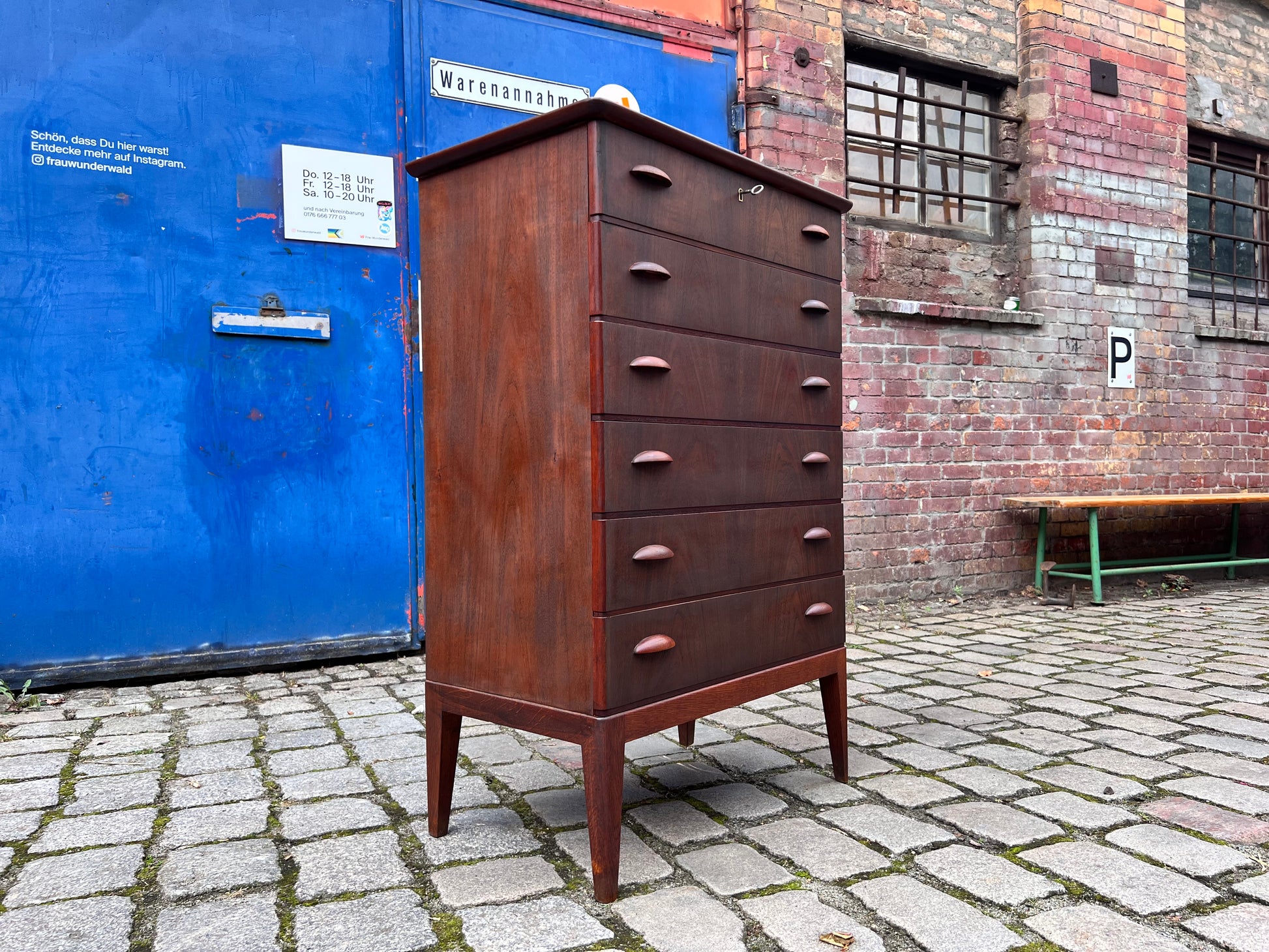 Kommode Teak mit Schloss aus Dänemark