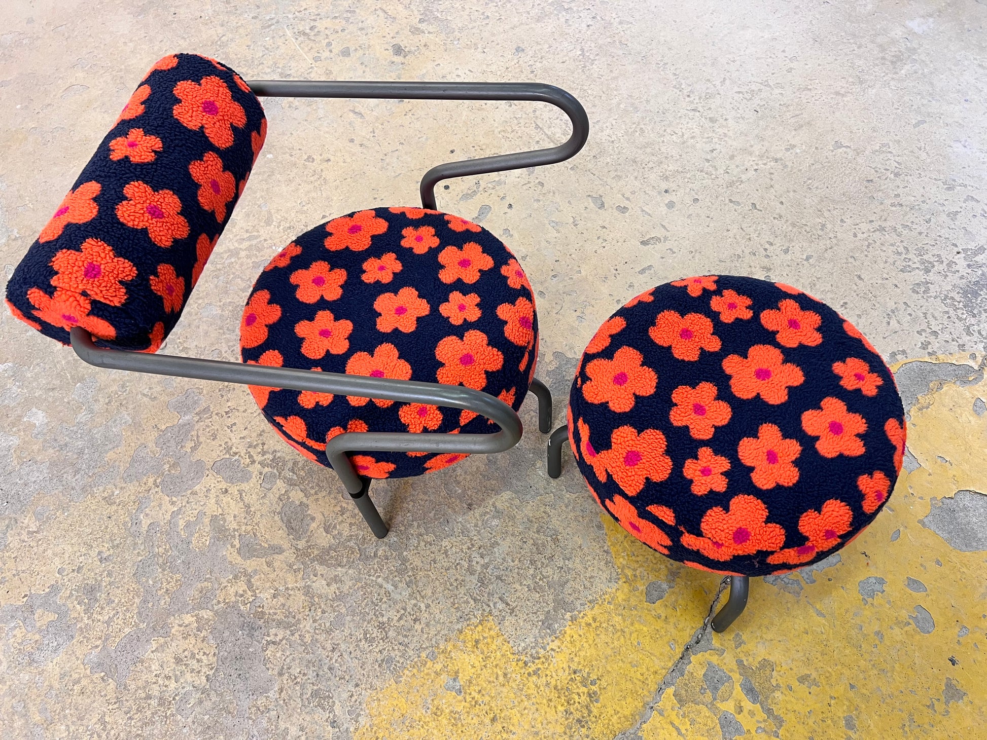 Set: Sessel & Hocker neu gepolstert aus der Serie The Natural Choice von Innovation Randers