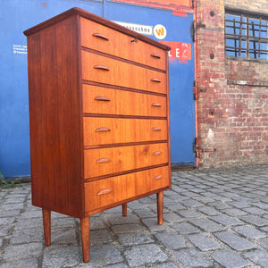 Kommode Teak mit Muschelgriffen aus Dänemark