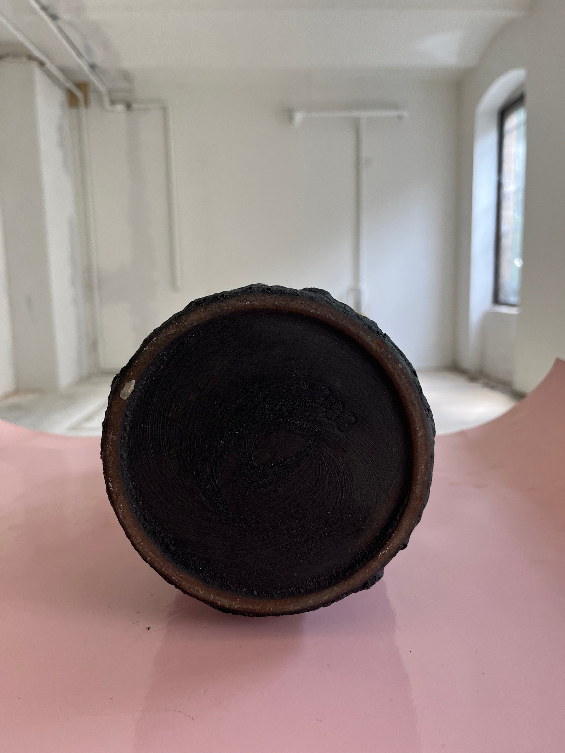 Vase Fat Lava rot schwarz von Marei Keramik