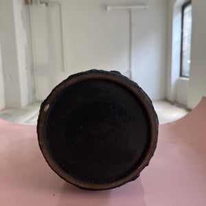 Vase Fat Lava rot schwarz von Marei Keramik