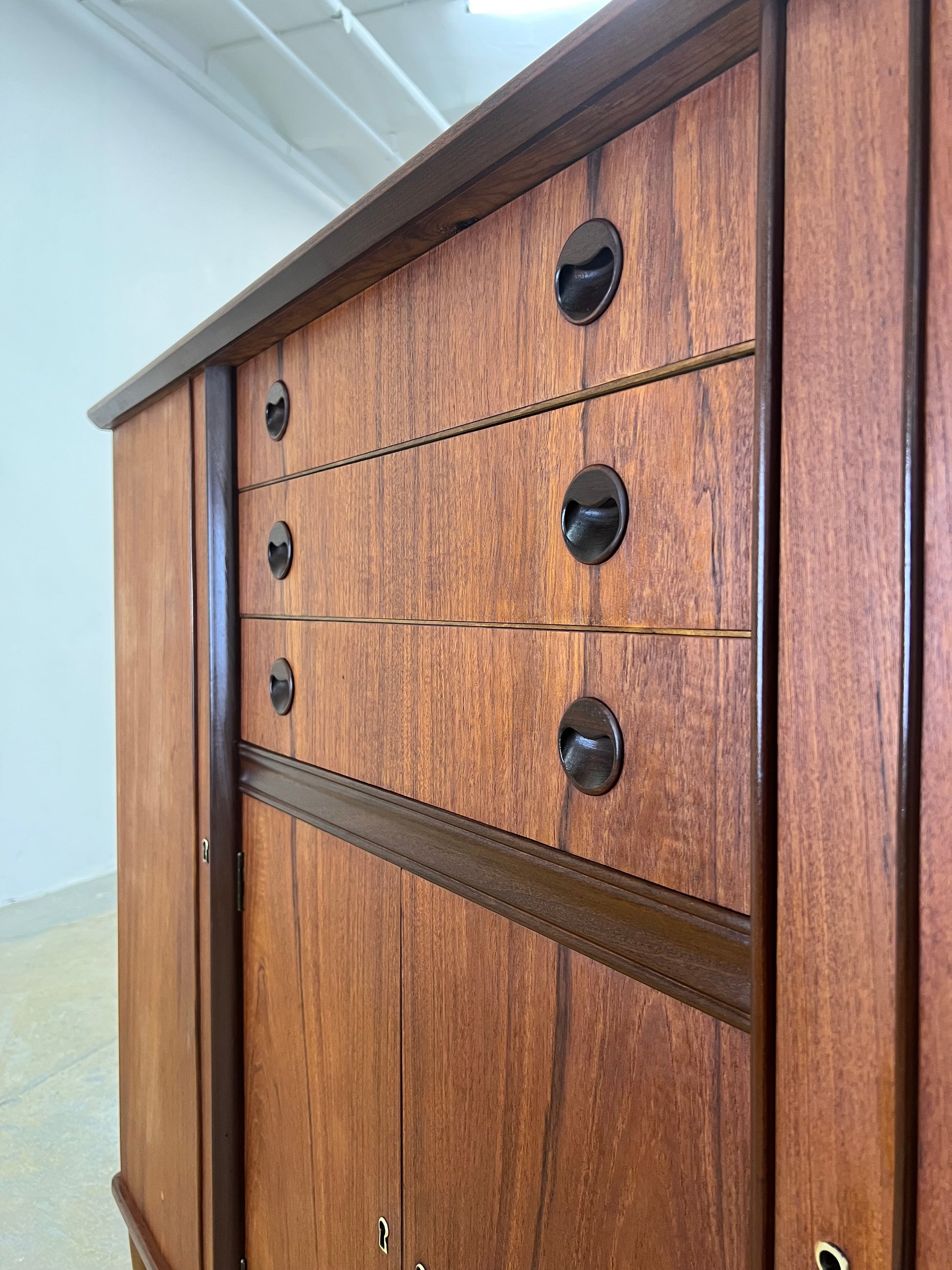 Highboard / Flurschrank Teak aus Dänemark