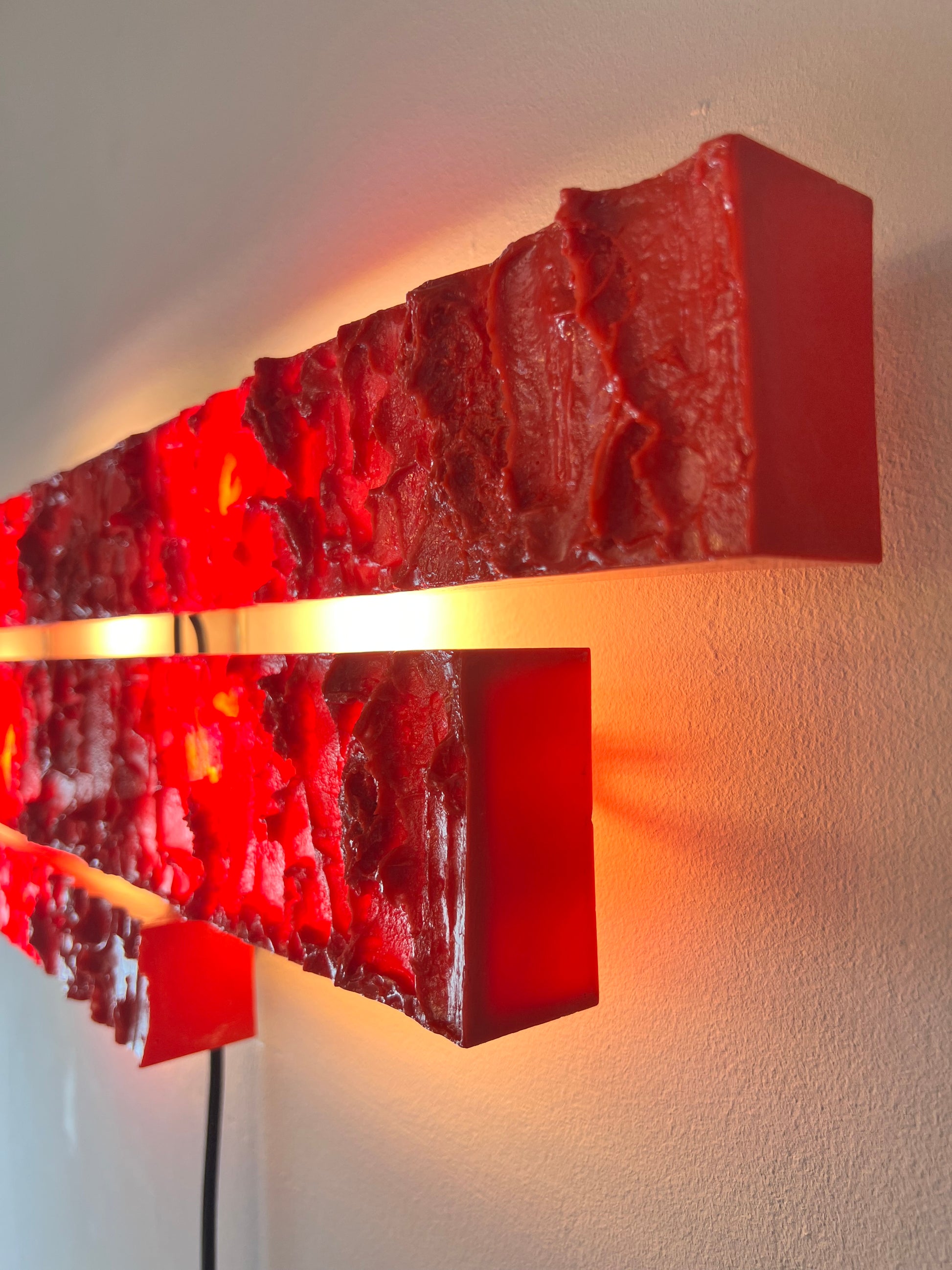 Wandlampe rot von Uwe Mersch