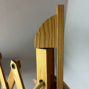 Scherenlampe beige Holz von Le Klint