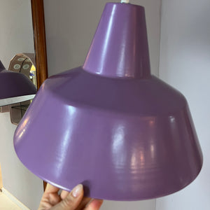 Industrielampe lila Metall