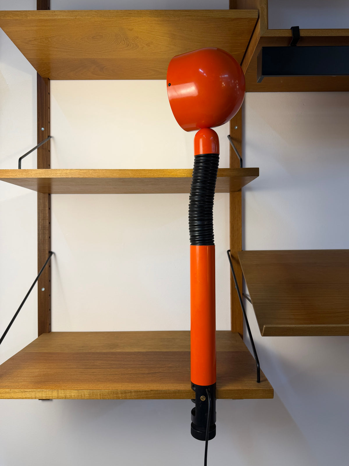Klemmlampe orange schwarz aus Dänemark
