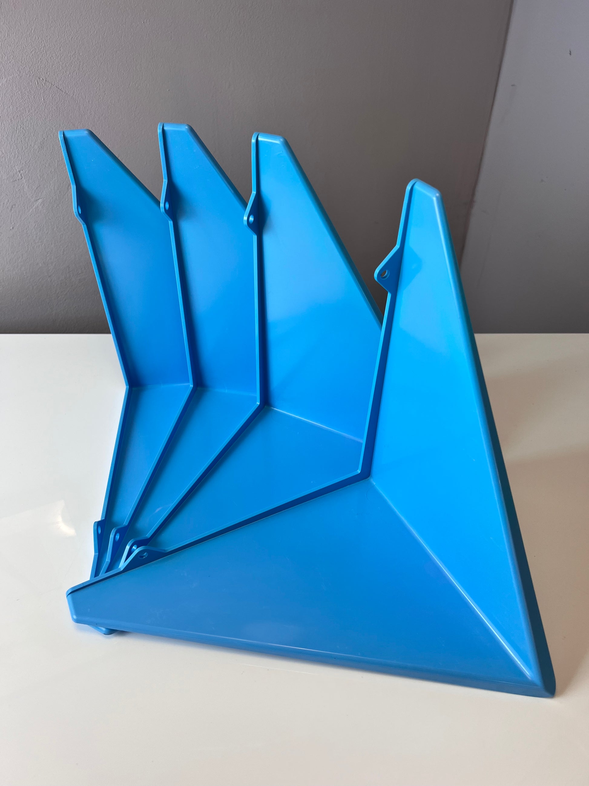 Regal "Butterfly" babyblau von Paul Cadovius